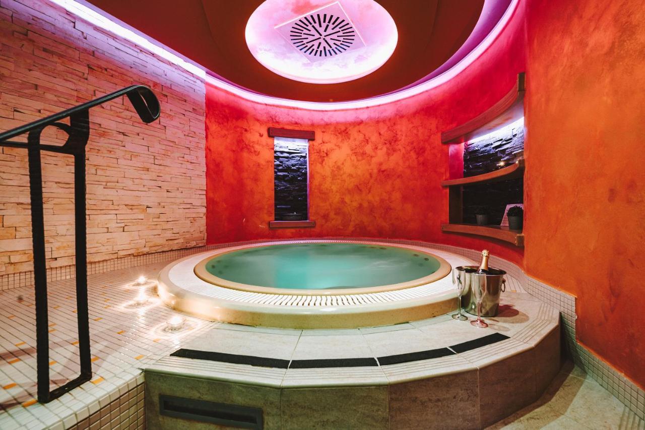 Hotel Palcat Tábor Eksteriør bilde